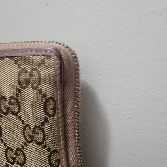 Gucci full zip around brown and pink wallet. GUC - Picture 7 of 14